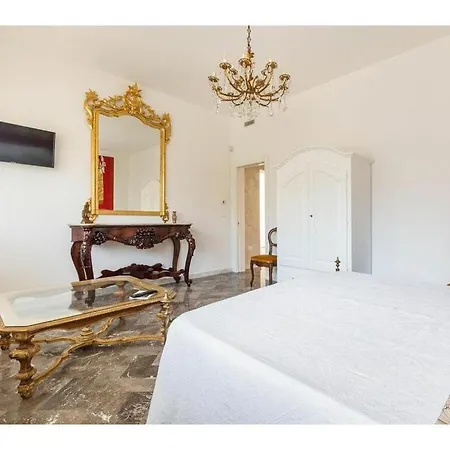Elegant Nunzia Villa *