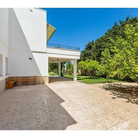 Villa Elegant Nunzia